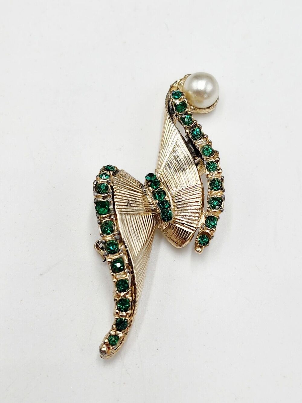 Vintage Estate Emerald Green Rhinestones Faux Pearl Bow Pin Brooch Holiday